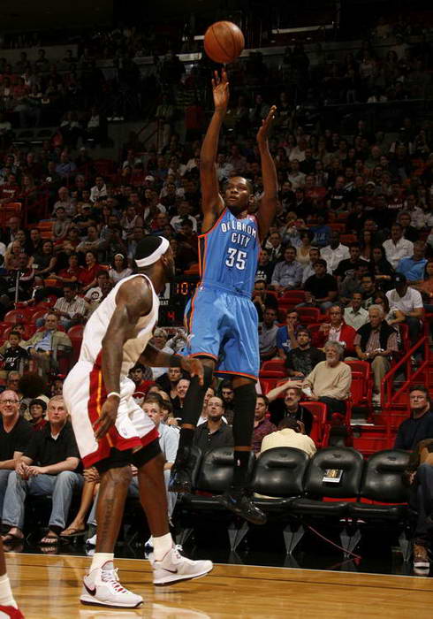 米体：家乡球队维亚雷焦深陷低迷，里皮对球员讲话鼓励他们