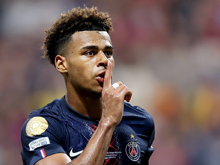 跟队：尤文与B席进行了新一次的接触，球员尚未决定未来