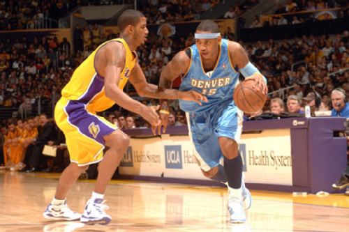 独行侠新太子？赛后众多球迷等待弗拉格签名合影