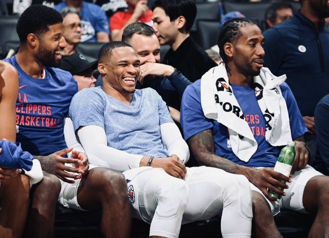 美记：马刺将哈珀和卡斯尔视为“非卖品”，不会交易他们