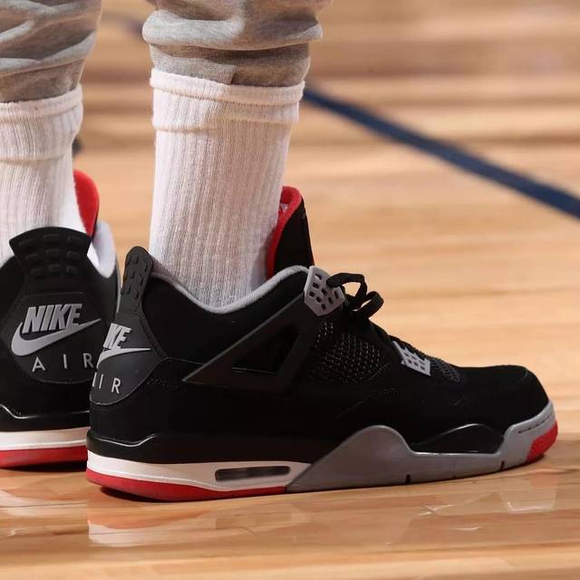 雄鹿当家球星利拉德无限期休战，夺冠前景引人担忧