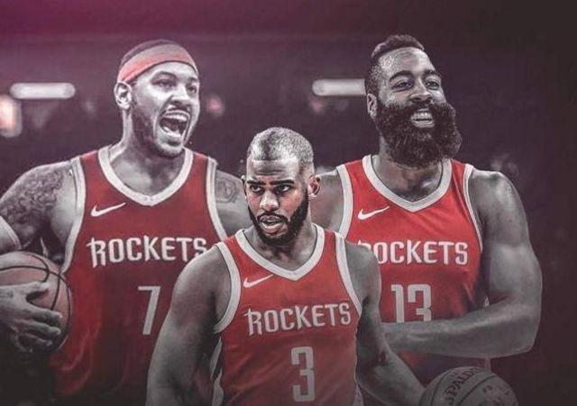 王楚钦、向鹏担任颁奖嘉宾 为青少年小朋友颁奖 全场沸腾了