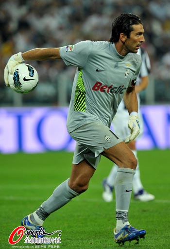 NBA最近10年一个人可以换半个球队的交易案例，有血亏有赚的盆满钵满