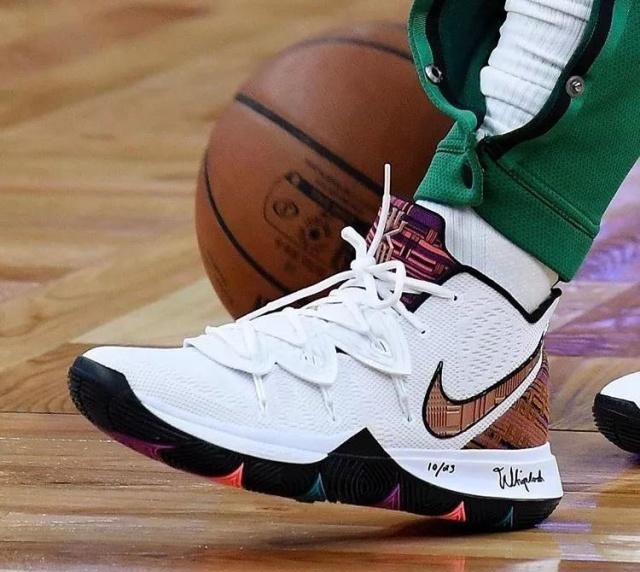 意甲：AC米兰进攻火力全开，5球大胜