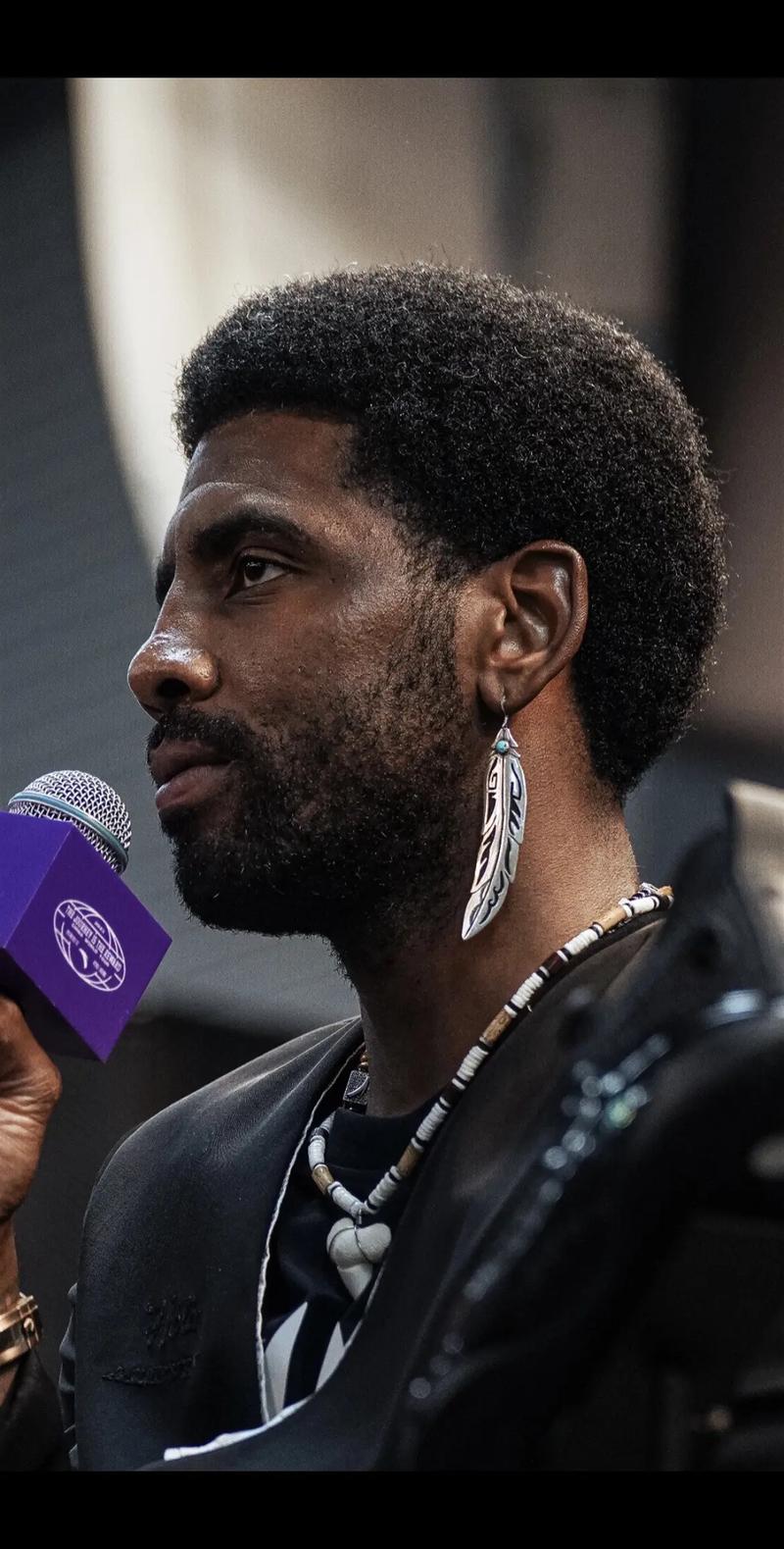 Foreign athletes learning Chengdu dialects