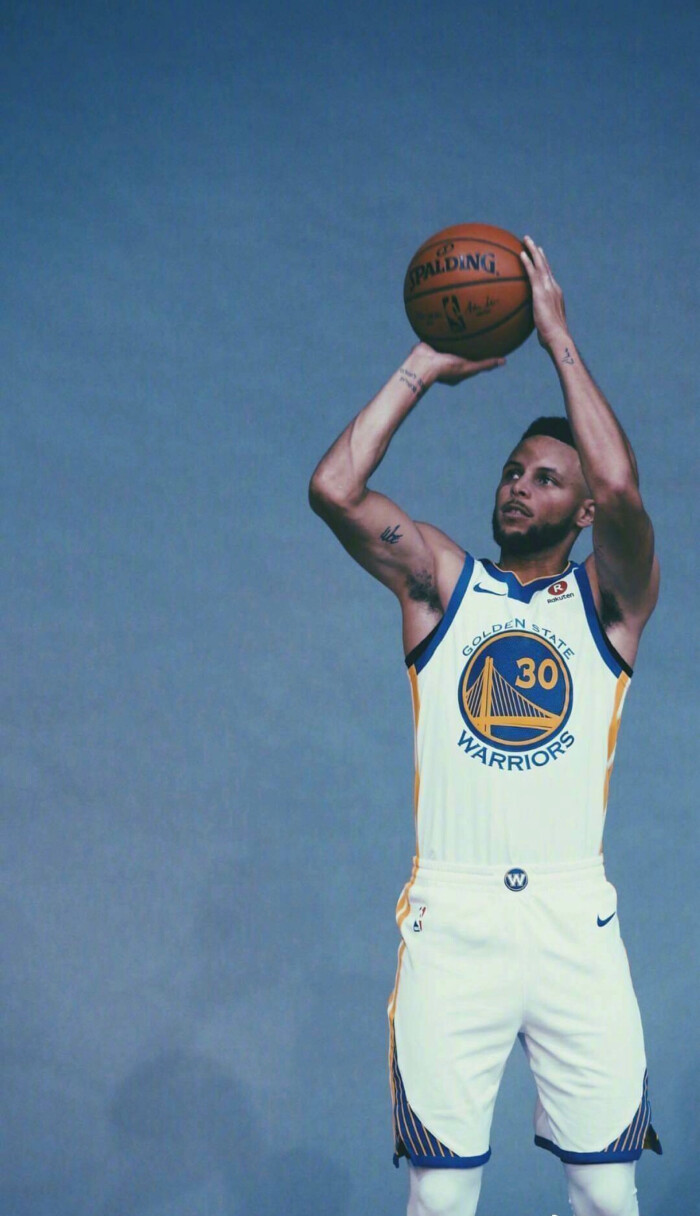 NBA篮网队签约中国篮球运动员曾凡博