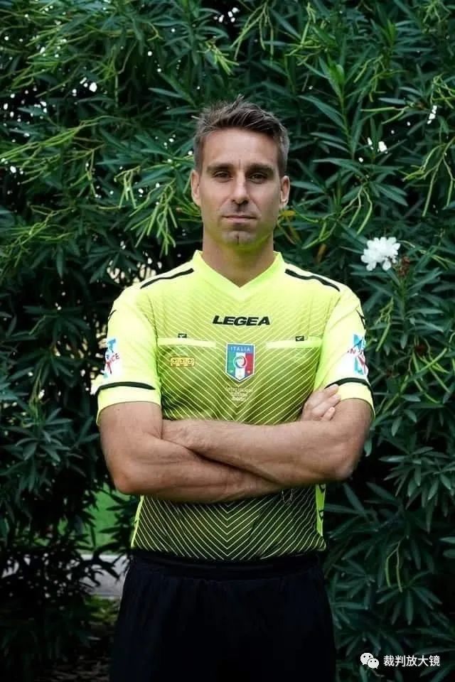 DeepSeek预测明天欧冠：巴黎2-2红军，拜仁3-1药厂，巴萨1-1