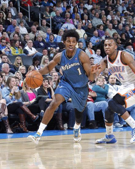 约基奇39+10+10创纪录！雄鹿虽6人得分上双，但双核伤缺难敌掘金？