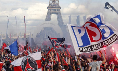 芝加哥白袜队球员在 1970 年代末曾穿着带有大领子的复古球衣出赛